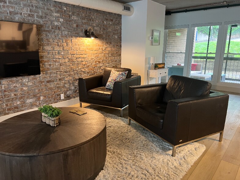 Building Photo - 542 Berlin Dr