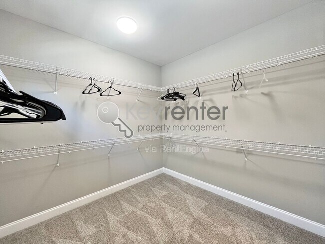 Building Photo - 2758 Waterhaven Dr