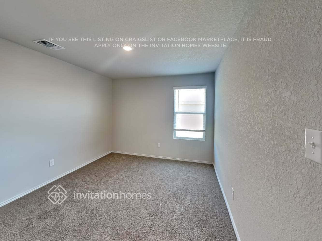 Building Photo - 7323 Avila Vis