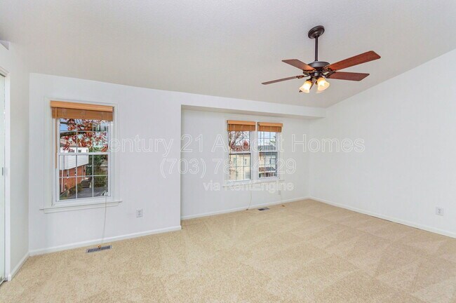 Building Photo - 29 S Floyd St