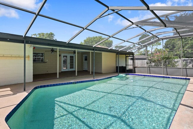 Building Photo - Winter Park Pines Pool Home for Lease