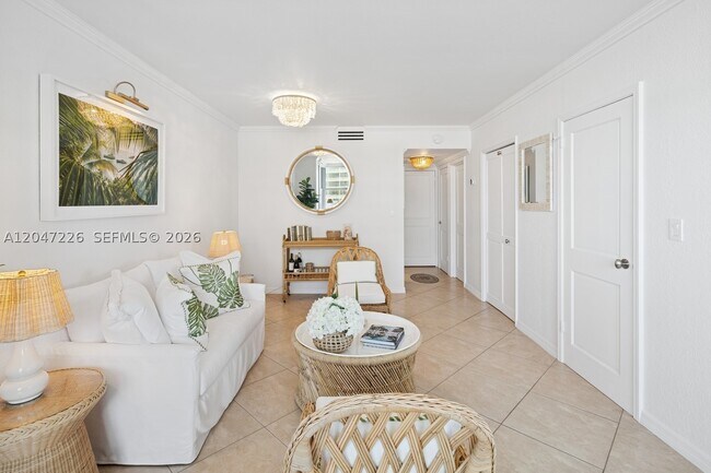Building Photo - 2899 Collins Ave