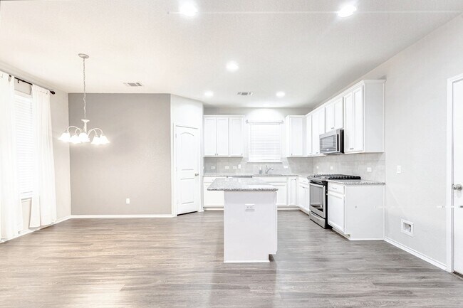 Building Photo - 632 Reinhardt Blvd
