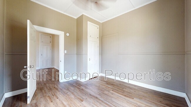Building Photo - 1510 10th St W