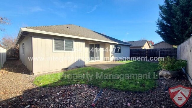 Building Photo - 941 Parkdale Ave