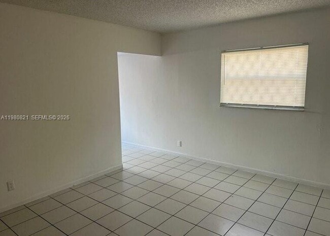 Building Photo - 321 SW 1st Ct