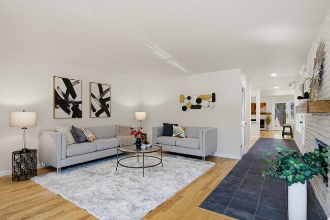 Building Photo - Pet-Friendly Rambler with Modern Updates and Great Layout