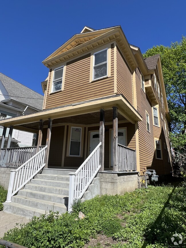 Building Photo - 210 Woodlawn Terrace