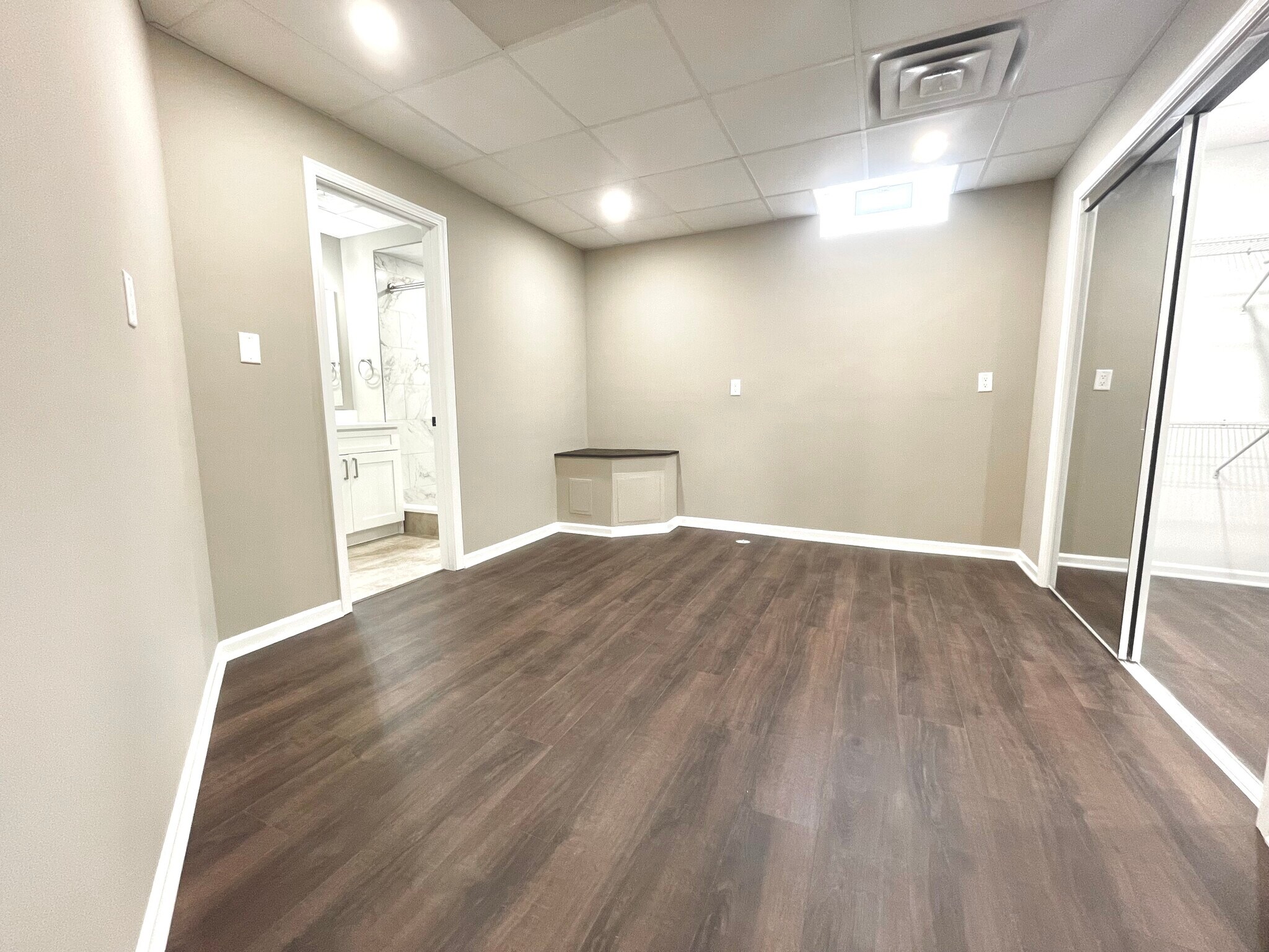 Bedroom 3 with en suite - 1305 N 22nd Ave