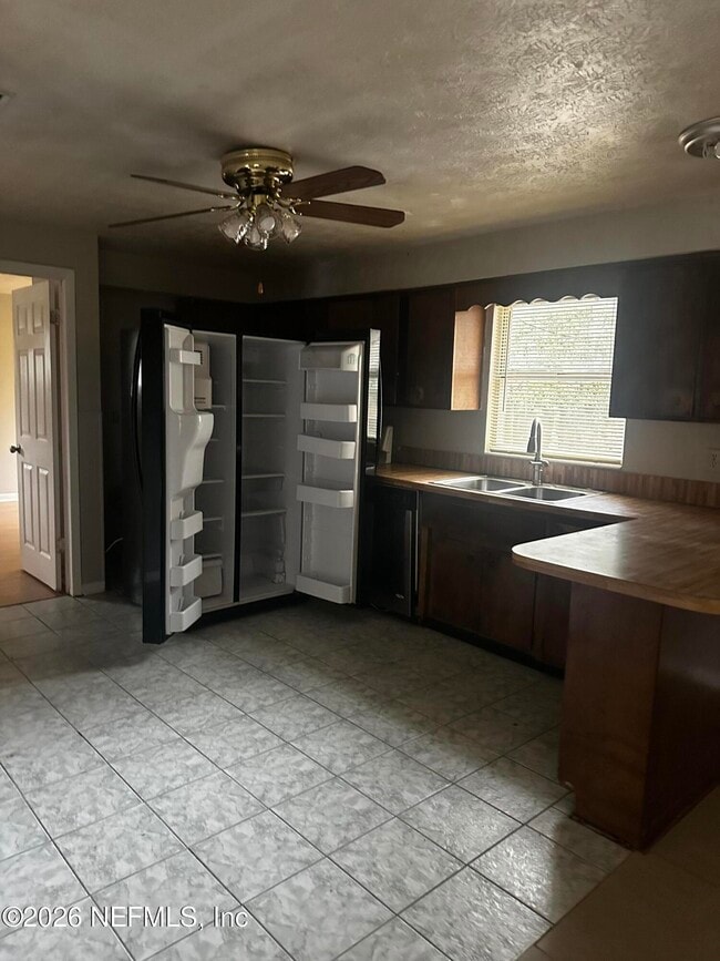 Building Photo - 577 Clermont Ave S