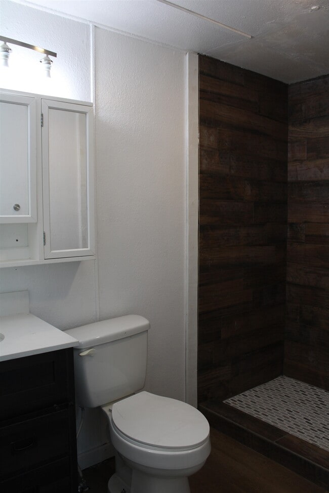 Building Photo - 303 W Taylor St
