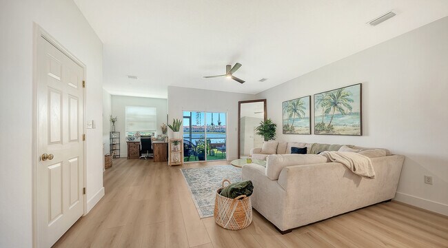 Building Photo - 3790 Parkridge Cir