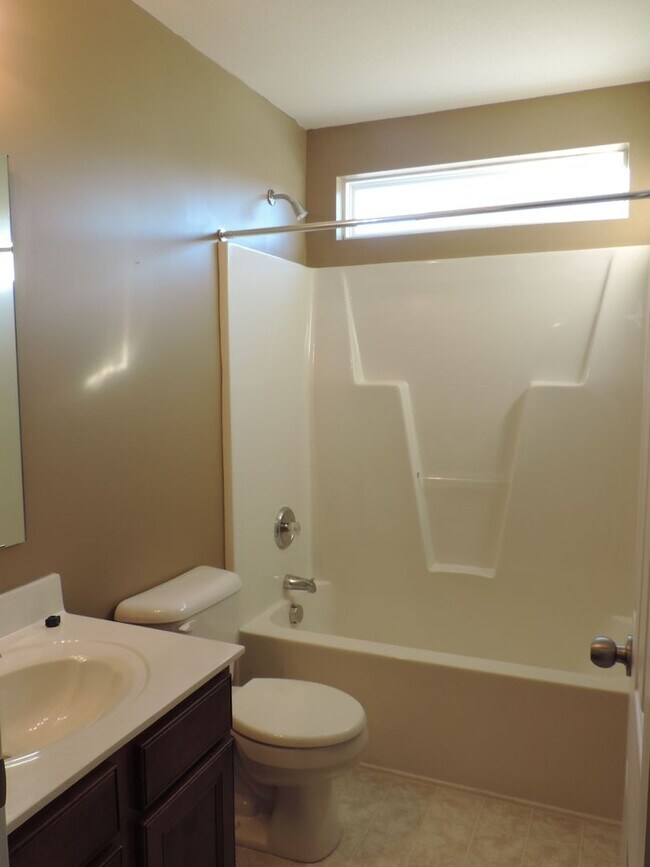Building Photo - 5 BR/3BA | Newly Renovated Single Family Home |Wheelchair accesible room | Near Pharr Mill Park!