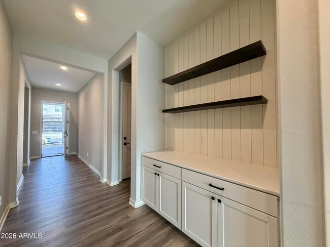 Building Photo - 10151 E Thunderbolt Ave