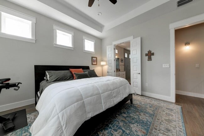 Building Photo - 53 E El Camino Real