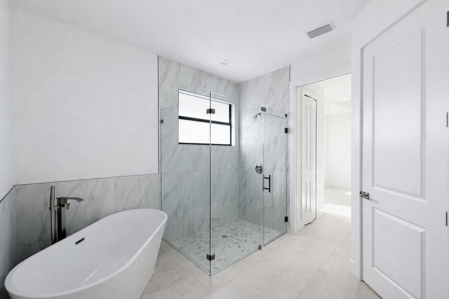 Building Photo - 211 NW 25th Ave