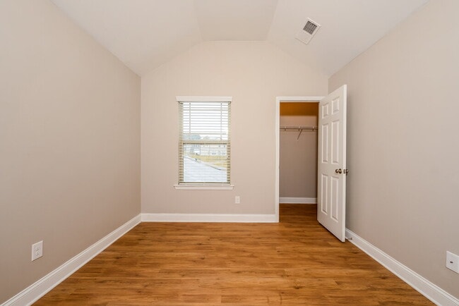 Building Photo - 2291 Wentworth Park Dr