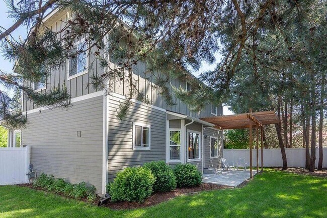 Building Photo - Spacious 4-Bedroom Home in Coeur d’Alene