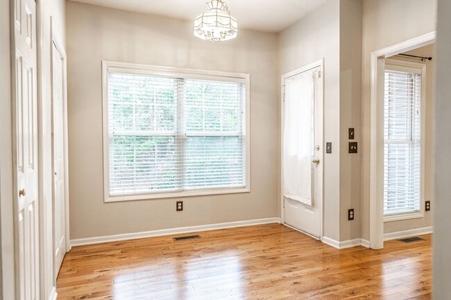 Building Photo - 1110 Devonshire Trail