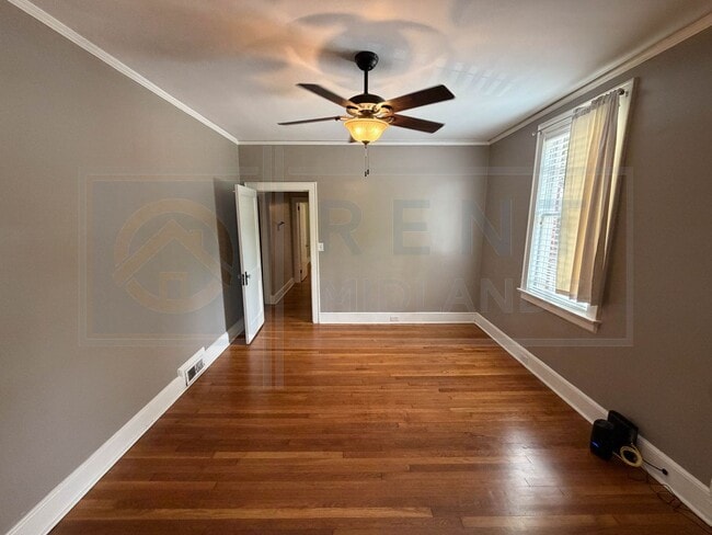 Building Photo - 3925 Rosewood Dr