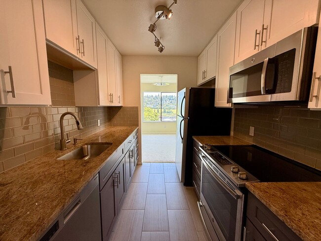 Building Photo - Holly Terrace Condominiums - Magnolia