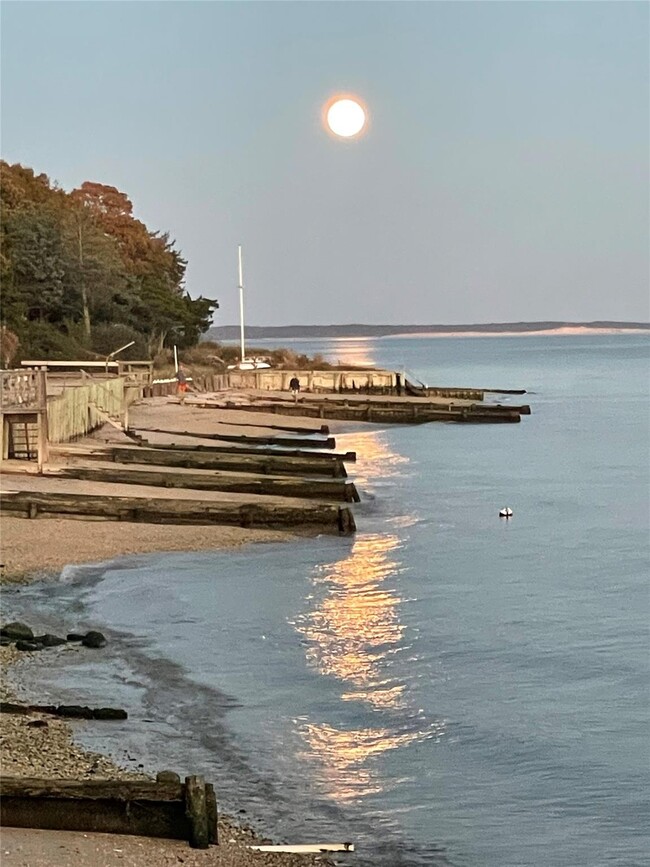 Building Photo - 1429 Peconic Bay Blvd