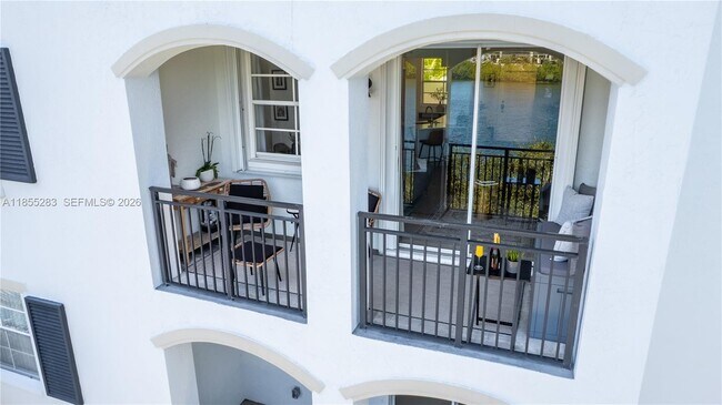 Building Photo - 3255 NE 184th St