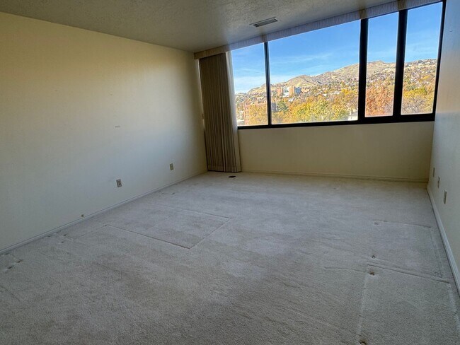 Building Photo - Beautiful Condo in Prime SLC location!
