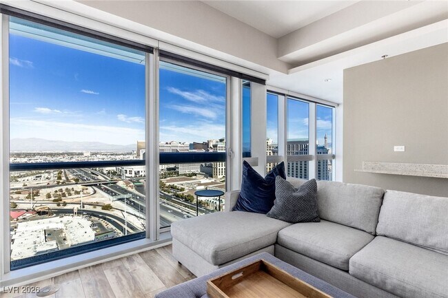 Building Photo - 4471 Dean Martin Dr