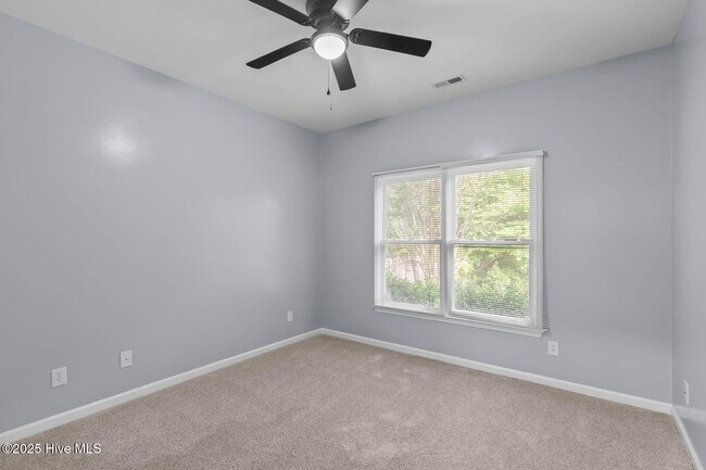Building Photo - 1122 Mill Run Rd