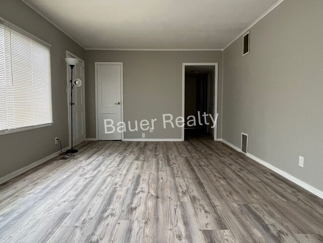 Building Photo - Newly Renovated 3 Bedroom Ranch Home
