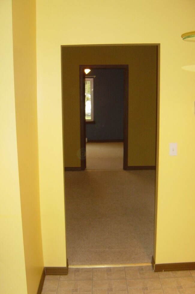 Building Photo - 507 N 57th Ave W
