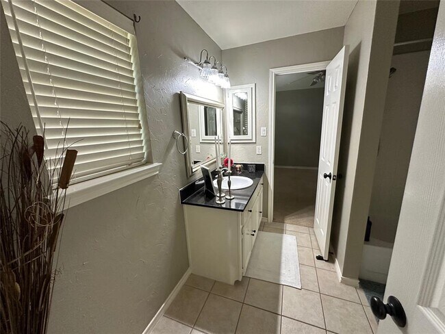 Building Photo - 7002 Greatwood Trails Ct