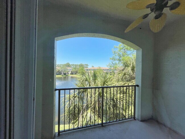 Building Photo - 2 BR / 2 BA Las Palmas Condo!