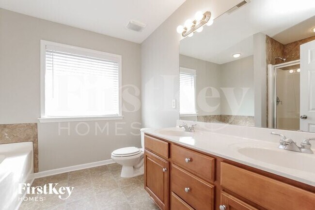 Building Photo - 16211 Long Talon Way