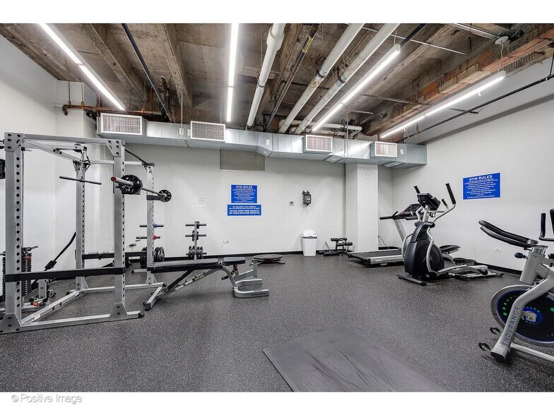 Building Photo - 20 N State St