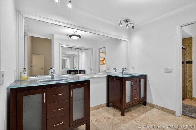 Building Photo - 804 Foxpointe Cir