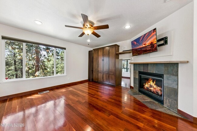 Building Photo - 215 Clubhouse Cir