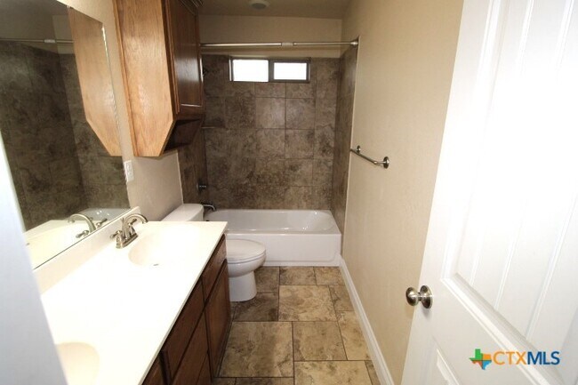 Building Photo - 1128 Pheasant Cir