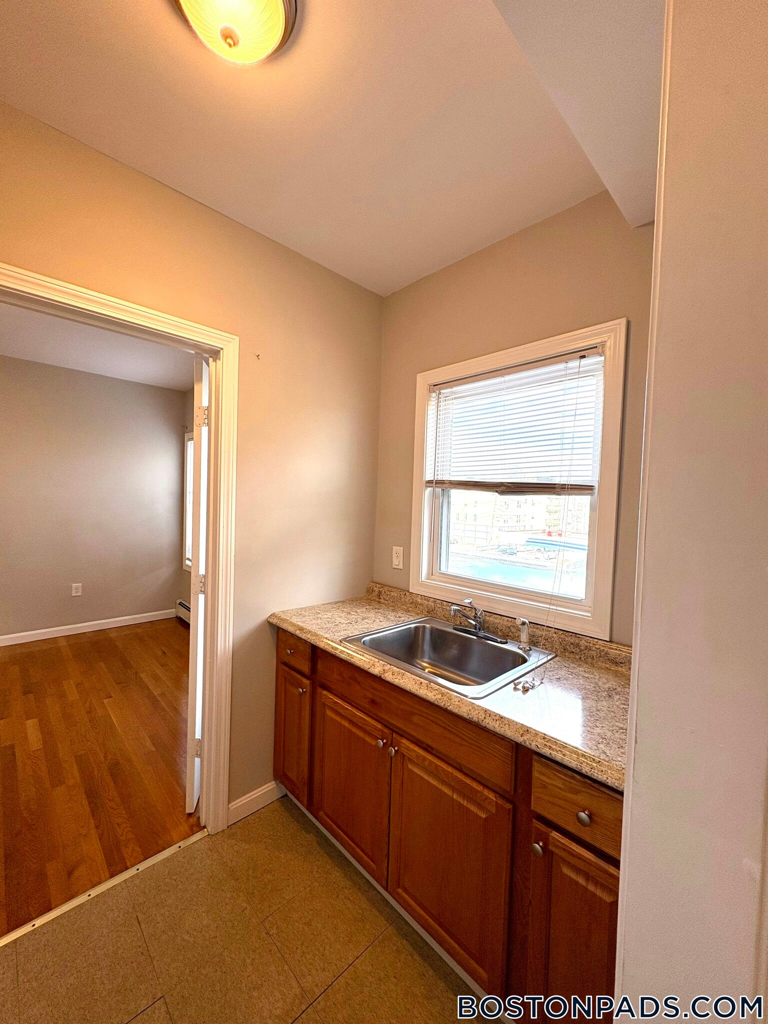 Building Photo - 4 Kingsley Terrace