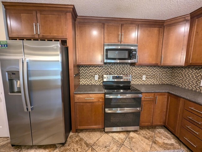 Building Photo - 2734 Augustus Rd