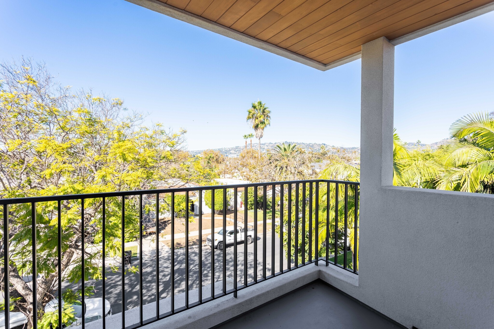 Building Photo - 456 N Poinsettia Pl