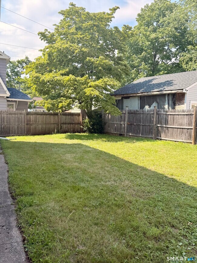 Building Photo - 47 Woodin St