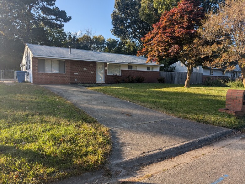 Building Photo - 645 Bottino Ln