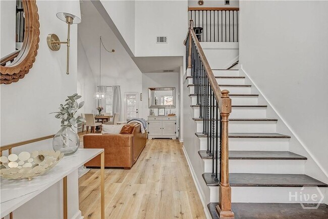 Building Photo - Beautiful 3BR/3BA Home with Private Pool in Commerce