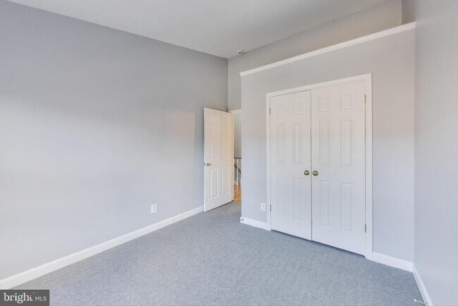 Building Photo - 2851 Strauss Terrace