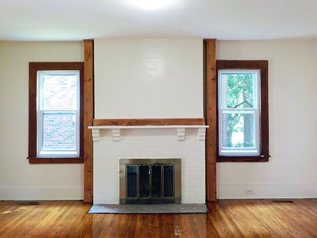 Building Photo - Bright, Spacious Single Family Home Across...