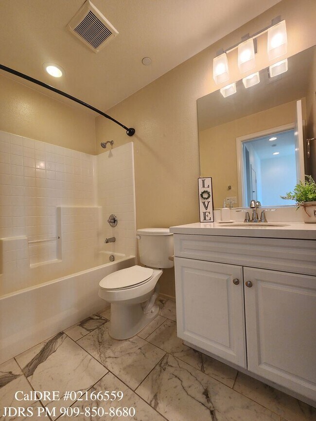 Building Photo - PRICE LOWERED! Upland 3 Bedroom Condo