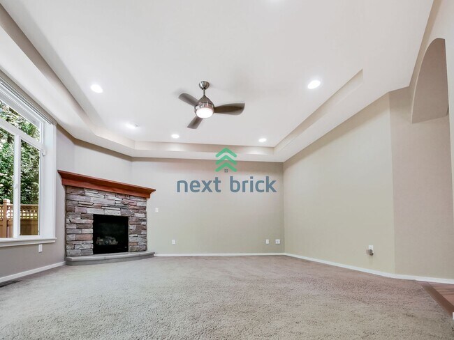 Building Photo - Rare 3 Bedroom 2.5 Bath Townhome for Rent!