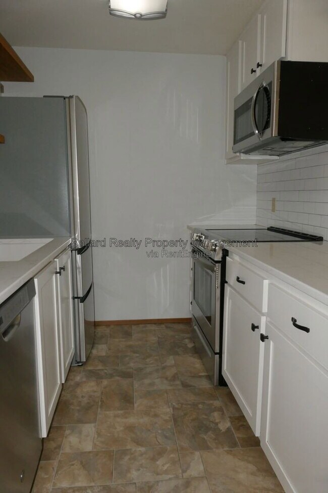 Building Photo - 800 N Allen Pl